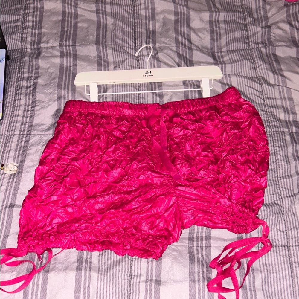 H&M Studio S/S 2017 LIMITED EDITION Bright Pink Fuchsia Textured Shorts SIZE 12